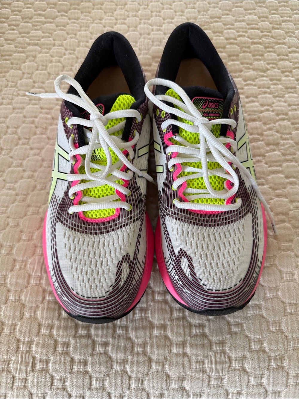 Perfect condition ASICS Gel Nimbus-21 Women’s running shoe size 11
